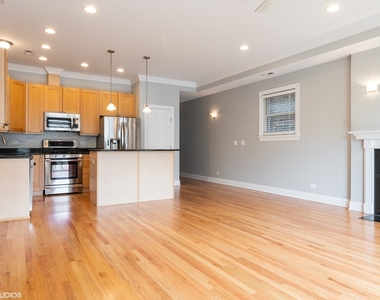 906 W Barry Avenue - Photo Thumbnail 3