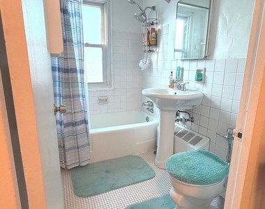 2909 N Sheridan Road - Photo Thumbnail 11
