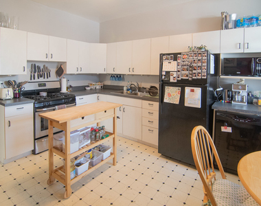 3744 N Clifton Avenue - Photo Thumbnail 2