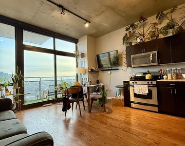 235 W Van Buren Street - Photo Thumbnail 11