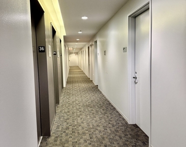 235 W Van Buren Street - Photo Thumbnail 3