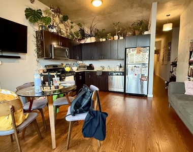 235 W Van Buren Street - Photo Thumbnail 12