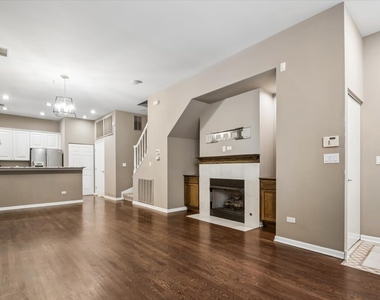 960 N Crosby Street - Photo Thumbnail 5