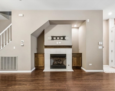 960 N Crosby Street - Photo Thumbnail 4
