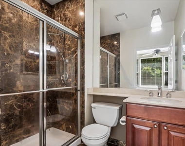 960 N Crosby Street - Photo Thumbnail 11
