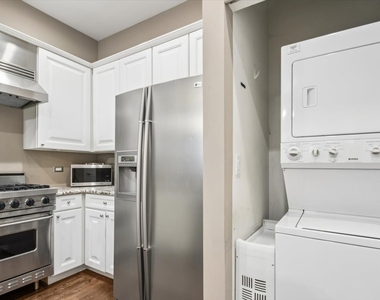960 N Crosby Street - Photo Thumbnail 7