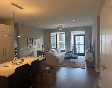 1701 W Webster Avenue - Photo Thumbnail 1