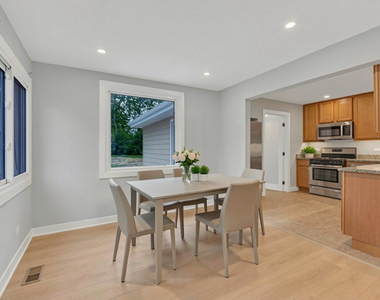 1055 N Bluebonnet Lane - Photo Thumbnail 5