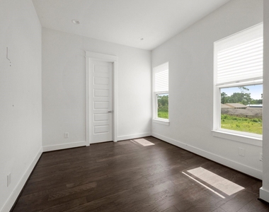 4706 Independence Heights - Photo Thumbnail 18