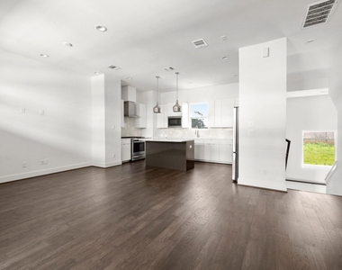 4706 Independence Heights - Photo Thumbnail 11