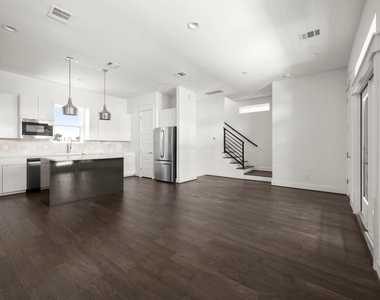 4706 Independence Heights - Photo Thumbnail 9
