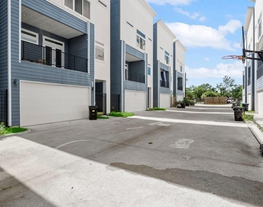 4706 Independence Heights - Photo Thumbnail 2
