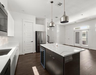 4706 Independence Heights - Photo Thumbnail 15