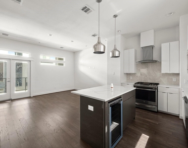 4706 Independence Heights - Photo Thumbnail 16