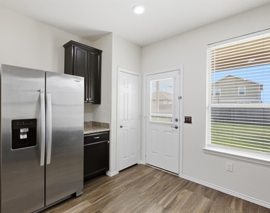 5718 Savanna Pasture Road - Photo Thumbnail 10