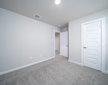 7411 Victoria Brook Trace - Photo Thumbnail 13