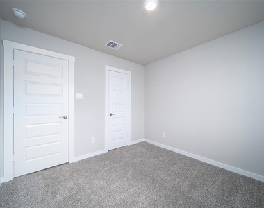 7411 Victoria Brook Trace - Photo Thumbnail 9