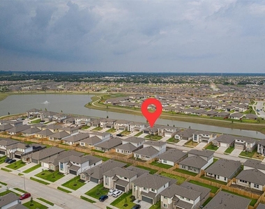 7411 Victoria Brook Trace - Photo Thumbnail 3