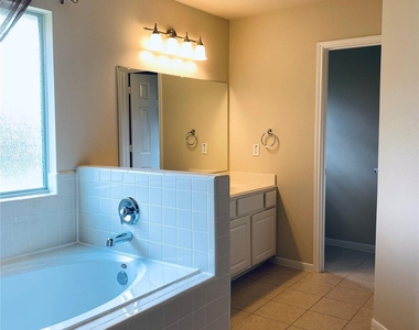 24710 Cobble Canyon Lane - Photo Thumbnail 9
