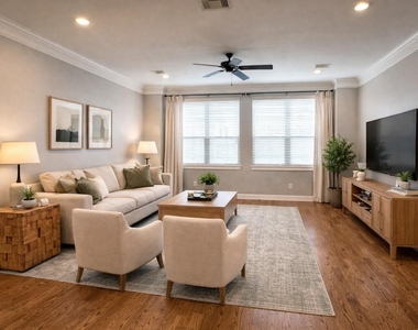 321 W 26th Street - Photo Thumbnail 2