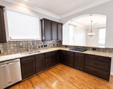 321 W 26th Street - Photo Thumbnail 9