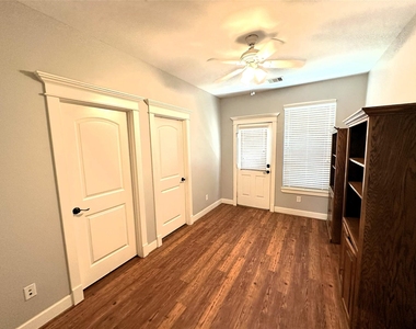 321 W 26th Street - Photo Thumbnail 21