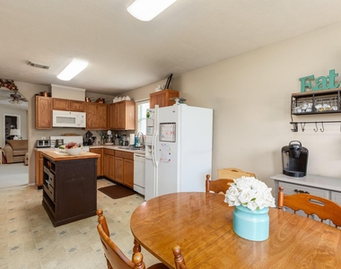 24027 Kingbriar Drive - Photo Thumbnail 8