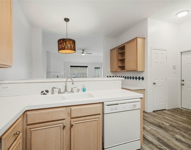 12242 Rutgers Park Court - Photo Thumbnail 11