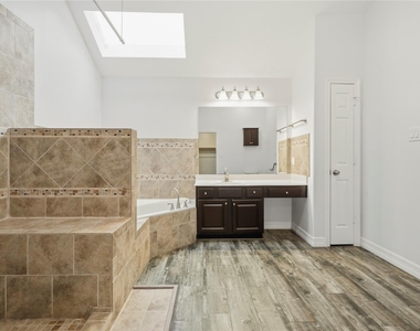 12242 Rutgers Park Court - Photo Thumbnail 18