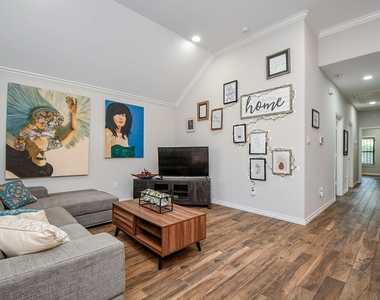 3344 Anita Street - Photo Thumbnail 6