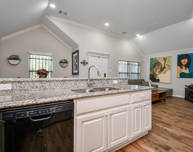 3344 Anita Street - Photo Thumbnail 12