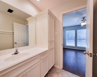 2717 La Branch Street - Photo Thumbnail 3