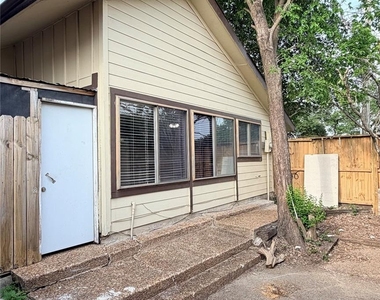 7202 S Dairy Ashford Road - Photo Thumbnail 31