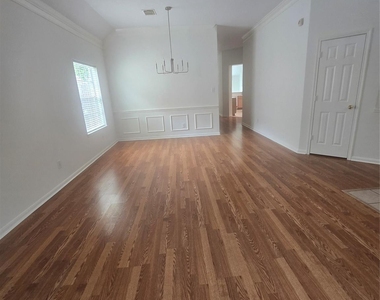 4814 Windy Way - Photo Thumbnail 2