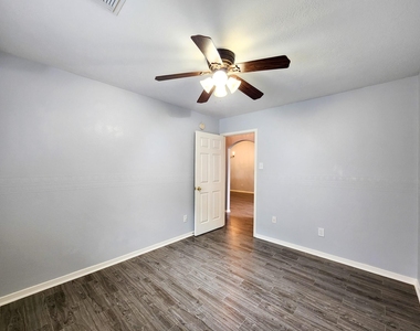 11902 White Water Bay Drive - Photo Thumbnail 6