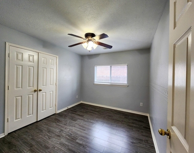 11902 White Water Bay Drive - Photo Thumbnail 5