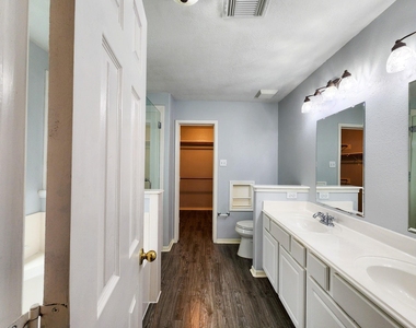 11902 White Water Bay Drive - Photo Thumbnail 19