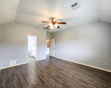 11902 White Water Bay Drive - Photo Thumbnail 18