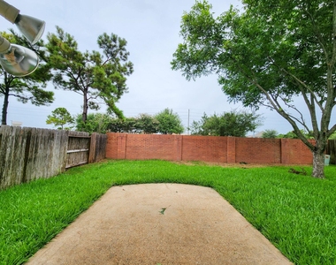 11902 White Water Bay Drive - Photo Thumbnail 23