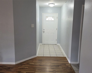 1502 Sudbury Drive - Photo Thumbnail 17