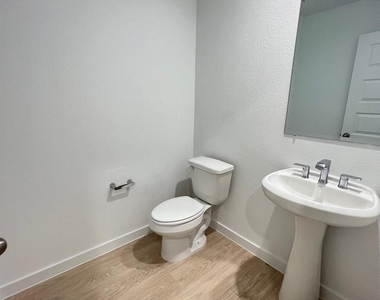 1631 Solana Drive - Photo Thumbnail 9