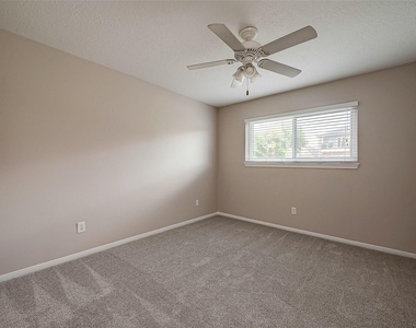 131 Cove Circle - Photo Thumbnail 34