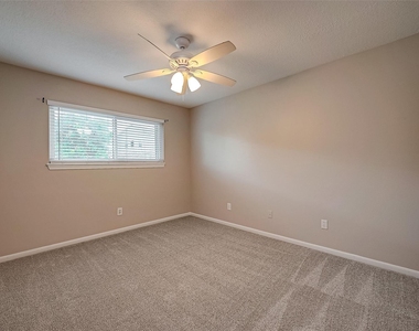 131 Cove Circle - Photo Thumbnail 35