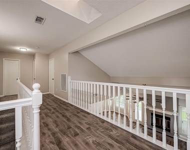 131 Cove Circle - Photo Thumbnail 32
