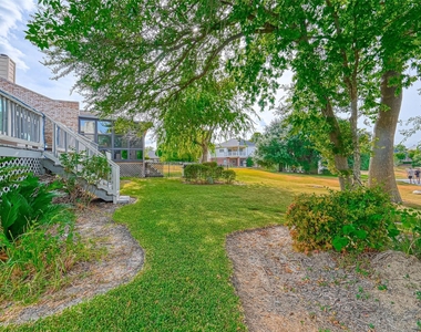 131 Cove Circle - Photo Thumbnail 40