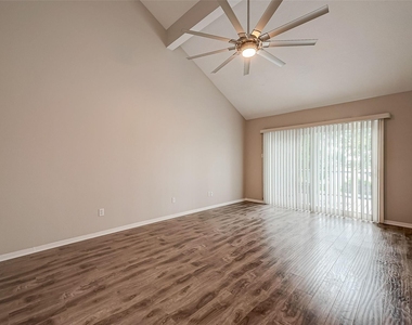 131 Cove Circle - Photo Thumbnail 28