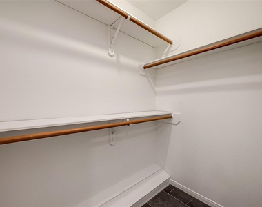 131 Cove Circle - Photo Thumbnail 25