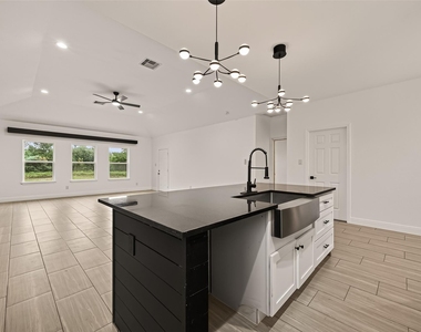 1343 Alpha Lane - Photo Thumbnail 19