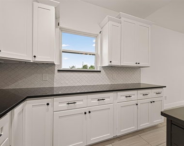 1343 Alpha Lane - Photo Thumbnail 20