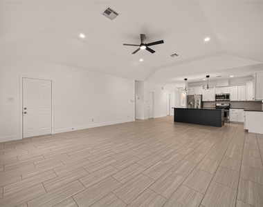 1343 Alpha Lane - Photo Thumbnail 10